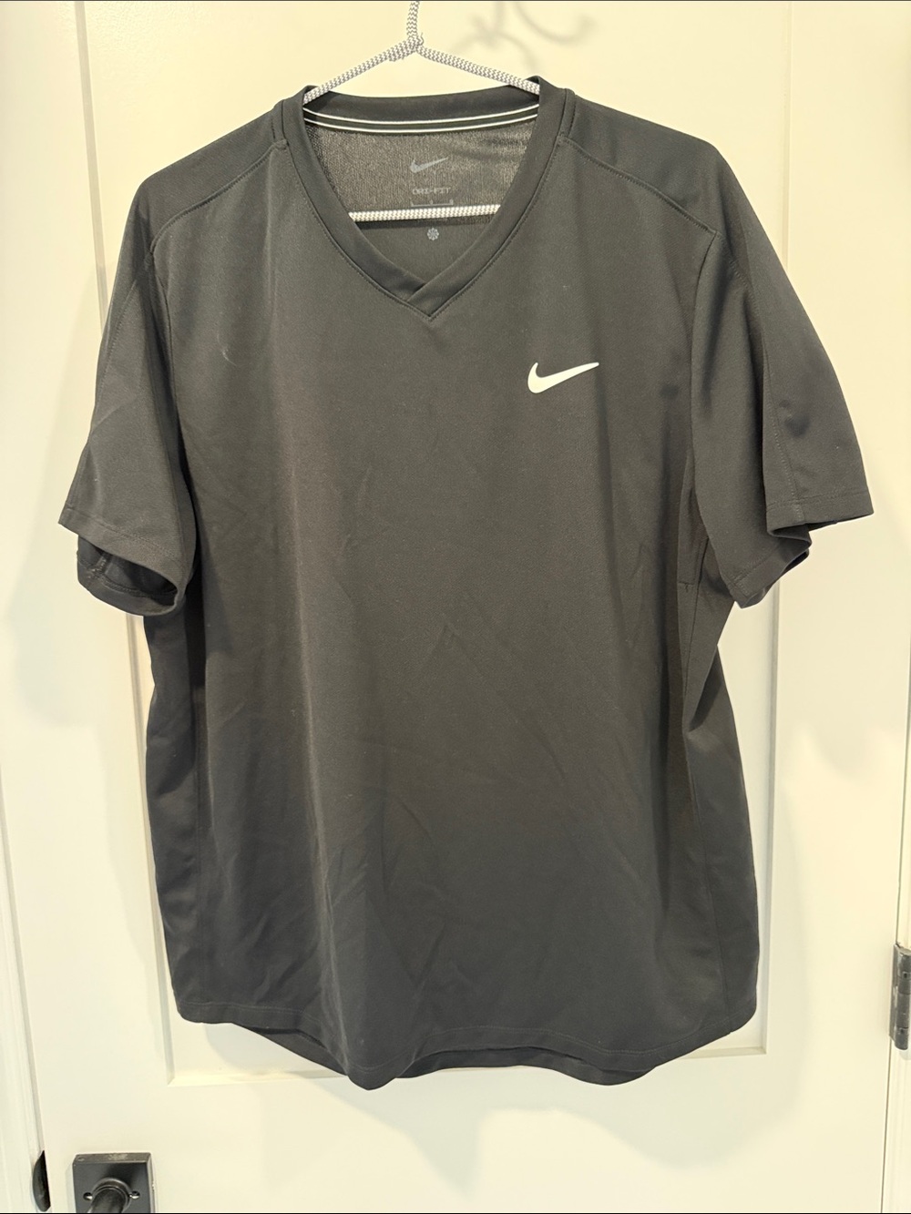 Nike Men’s Black Short Sleeve V‑Neck Performance Tee